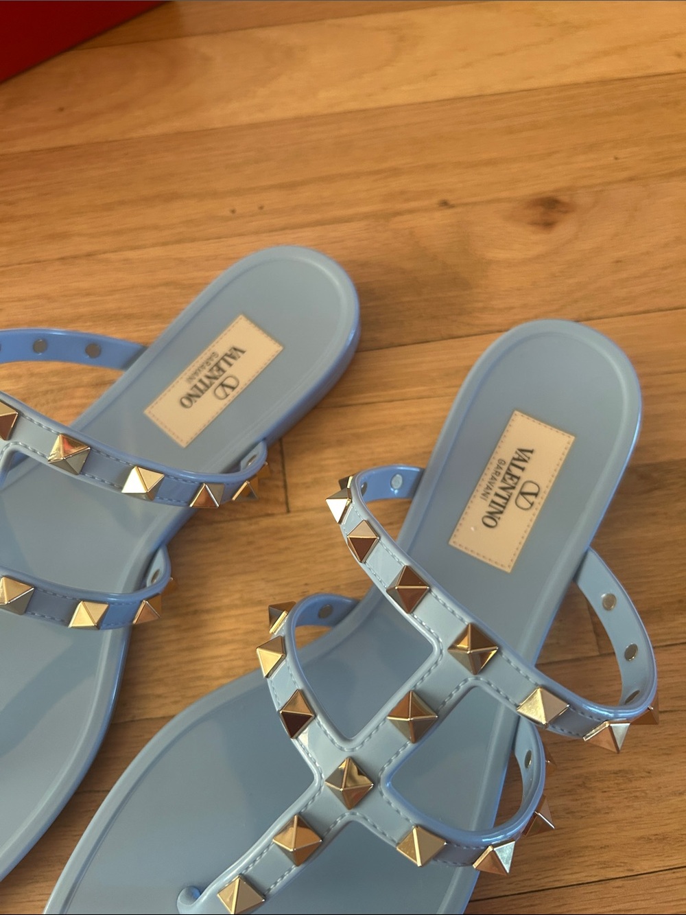 Brand New Valentino Garavani Light Blue Rockstud Jelly Thong Sandals - Picture 9 of 11